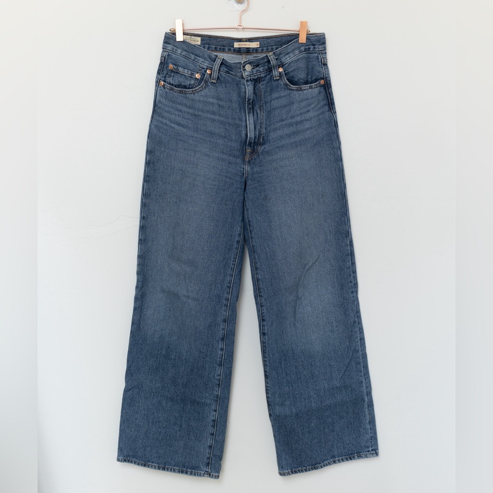 Levi’s 29w/32l Ribcage Wide Leg Medium Wash